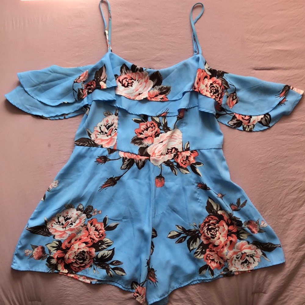 🌸FLORAL ROMPER🌸